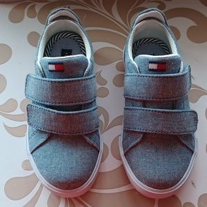 Tommy Hilfiger kids size 9 shoes